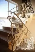 Фото Кованое лестничное ограждение "Белая лоза"